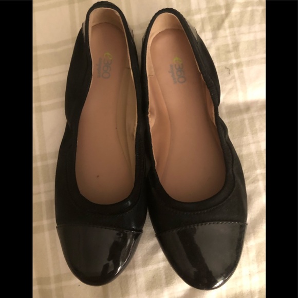 Easy Spirit Shoes - EUC Easy Spirit e360 black ballet flats w/ patent toe cap & back, size 10W